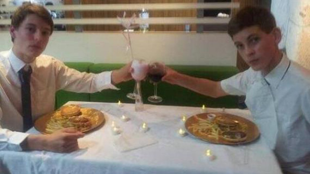 Deux adolescents font le buzz avec un dîner aux...
