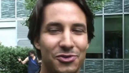 Jérémy Ferrari : Après les attaques de Jean Benguigui, l'humoriste lui propose un "câlin"