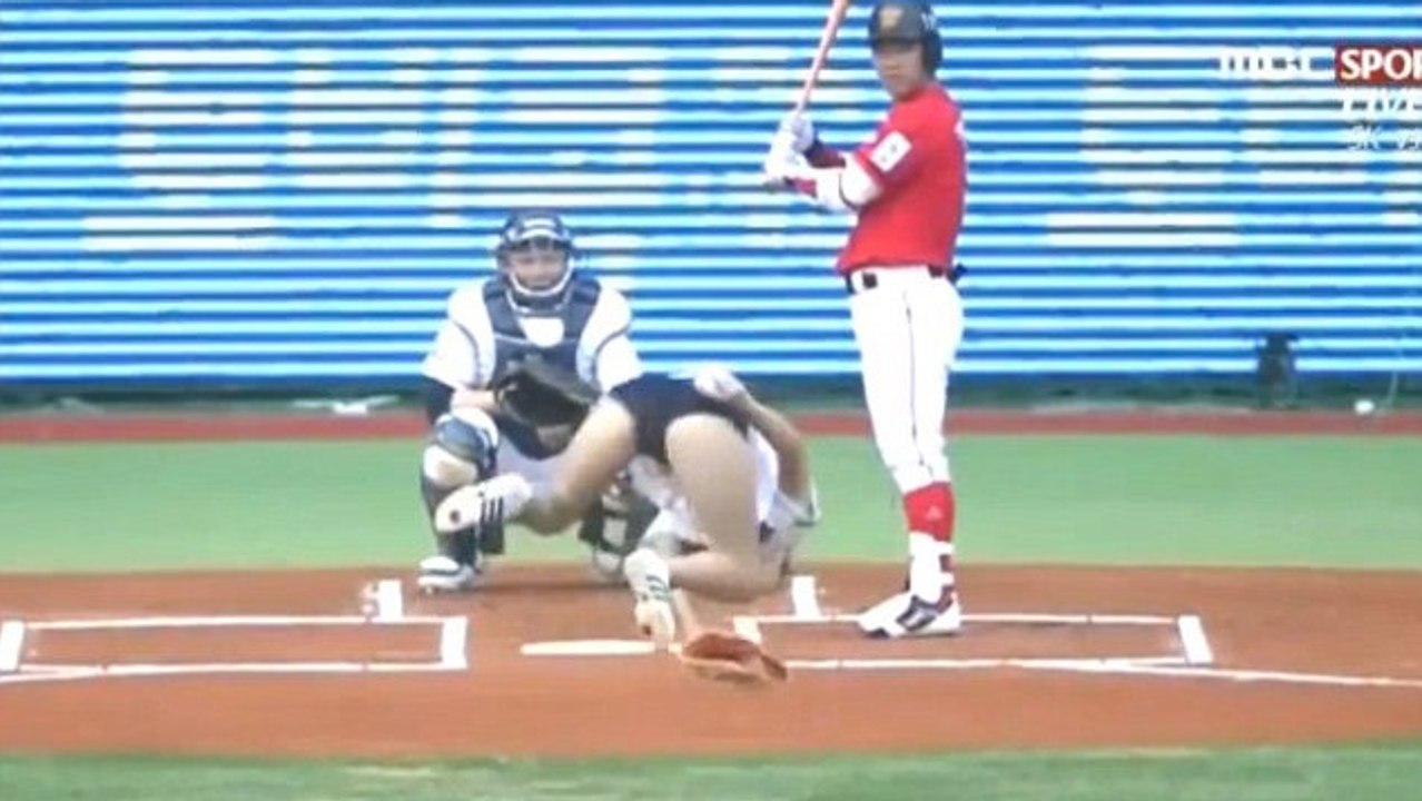 Actrice et spécialiste de taekwendo, Tai Mi effectue le plus beau lancer au baseball