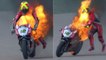 Javier Fores, pilote de Superbike, reste en selle alors que sa moto a pris feu