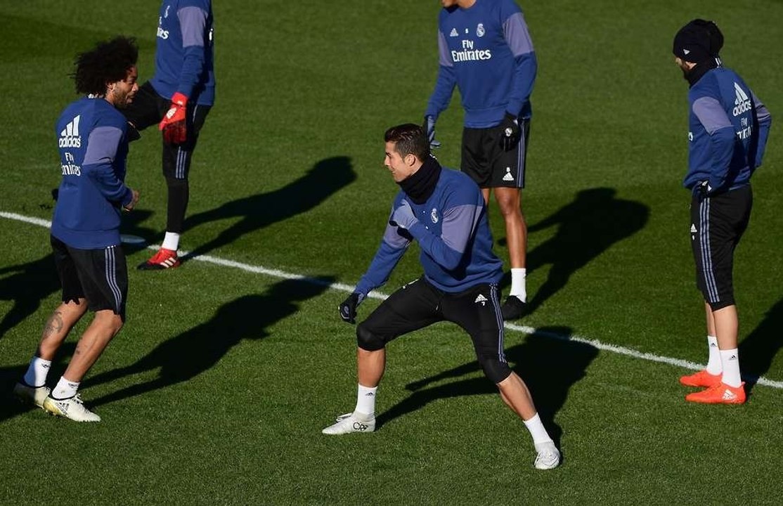 La réaction magique de Marcelo quand Cristiano Ronaldo prend un petit pont à l'entraînement