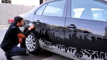 Cet artiste transforme les voitures recouvertes de poussière en œuvre d'art