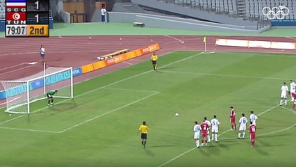 Le penalty le plus long du monde... Devinez le temps qu'il a fallu pour le tirer !