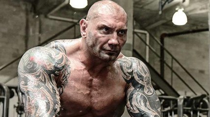 L'entraînement pour les pecs de Dave Bautista