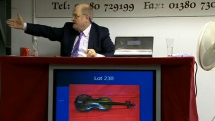 Naufrage du Titanic : Le violon du bateau mythique vendu aux enchères pour 1,063 million d'euros