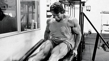 Comment Arnold Schwarzenegger a réussi à améliorer sa seule faiblesse : ses jambes