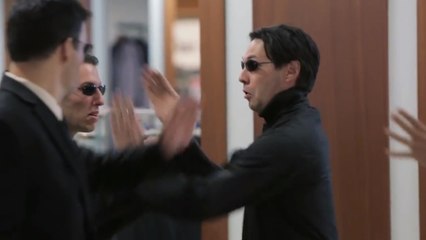 Matrix rejoué dans un centre commercial par Improv Everywhere