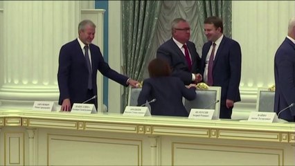 بريطانيا تعاقب "يد بوتين اليمنى"