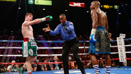 Floyd Mayweather en démonstration face à Canelo Alvarez