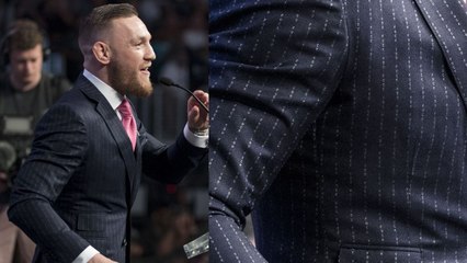 Conor McGregor vs Floyd Mayweather : sur le costume de l'irlandais était écrit "F*** you"