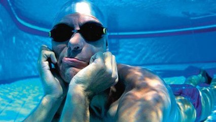 Record en apnée : Stig Severinsen retient sa respiration sous l'eau pendant 22 minutes