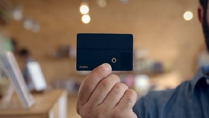Découvrez "Coin", un gadget révolutionnaire qui réunit jusqu'à huit cartes bancaires en une