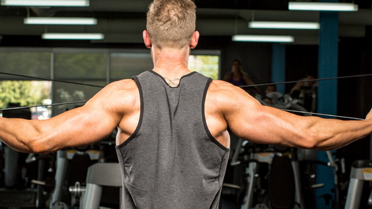 C'est possible de vous tailler des gros deltoïdes par poids du corps, voilà comment faire