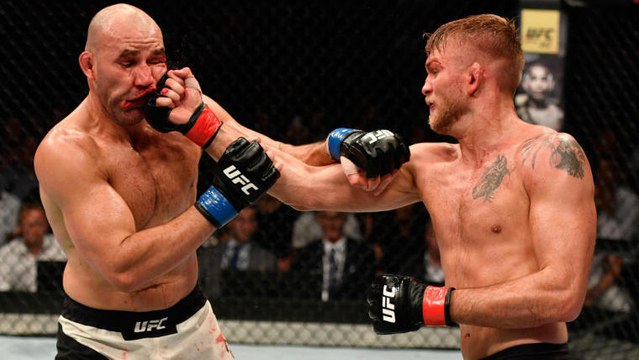 Alexander Gustafsson détruit Glover Teixeira avec l'un des plus beaux KO de l'année