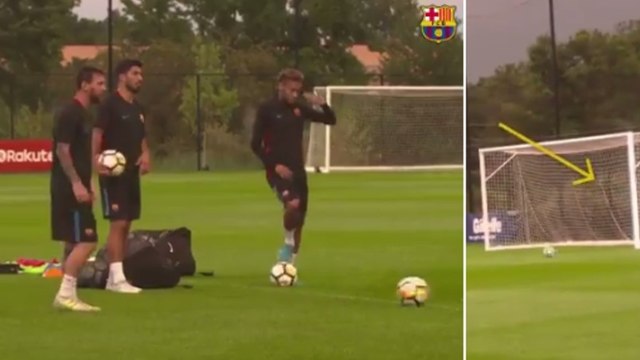 Quand Messi, Neymar et Suarez essaient de viser le poteau du milieu de terrain...
