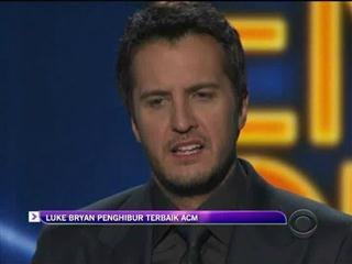 Luke Bryan penghibur terbaik ACM