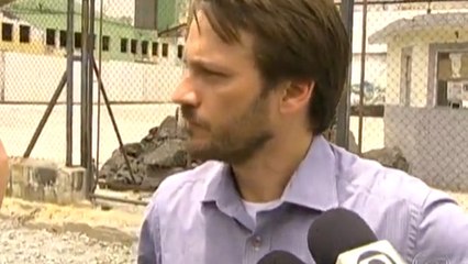 Brésil : Le politicien Alex Costa est giflé par un homme en pleine interview !