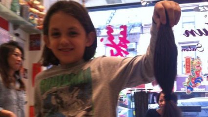 Un enfant laisse pousser ses cheveux pendant 5 ans pour les donner à des malades du cancer