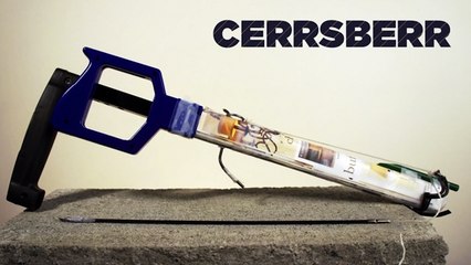 Evan Booth, l'homme qui construit des armes avec des articles achetés à l'aéroport