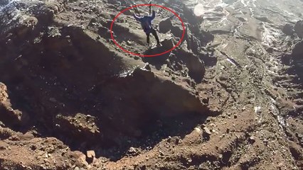 Wingsuit : Scotty Bob manque de percuter un parachutiste en plein vol