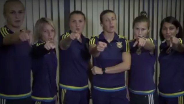 Une chaîne de télé ukrainienne fait une pub machiste pour le foot féminin