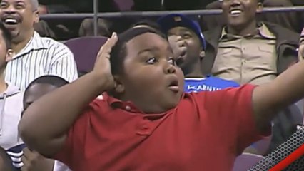 Un agent de sécurité défie un enfant dans une battle à la Dance Cam