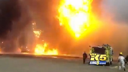 En voulant éteindre un feu, des pompiers de Washington jettent de l'essence par erreur !