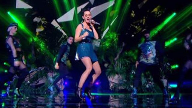 Touche pas à mon poste : L'équipe donne les raisons de la prestation ratée de Katy Perry aux NRJ Music Awards