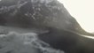 Norvège : un kayakiste croise des baleines de très près