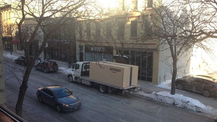 Que se cache-t-il à l'intérieur du plus gros colis du monde ?