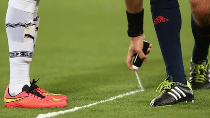 L'inventeur du "spray" des arbitres réclame une somme colossale à la FIFA