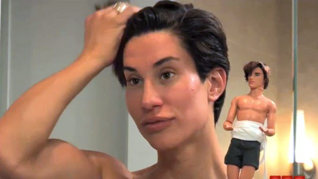 ''My Strange Addiction'' : Il subit 125 opérations chirurgicales pour ressembler à Ken