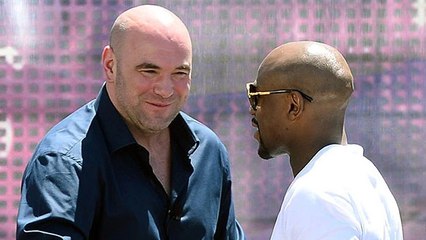 D'après Joe Rogan, Floyd Mayweather discuterait avec Dana White pour combattre en MMA