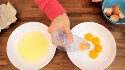Comment séparer le jaune et le blanc d'oeuf, la technique qui marche à tous les coups