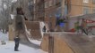 En Russie, une rampe de skate devient une piste de luge
