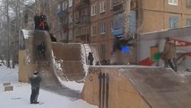 En Russie, une rampe de skate devient une piste de luge