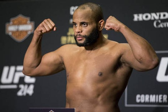 Daniel Cormier fait monter la pression avant son combat contre Volkan Oezdemir