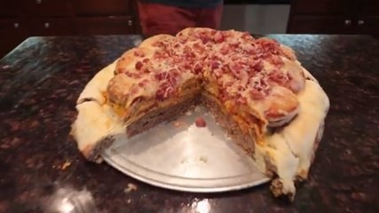 Découvrez la Pizza-Cheeseburger, la pizza la plus calorique du monde