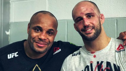 Regardez ce que faisait Volkan Oezdemir dans les vestiaires juste après sa défaite contre Daniel Cormier