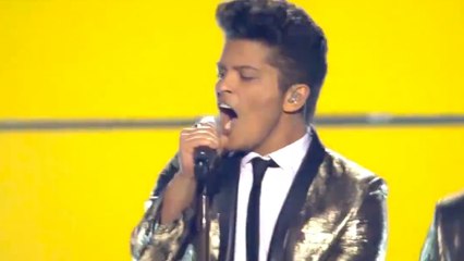 Super Bowl 2014 : Bruno Mars et son concert de la mi-temps enflamment le stade