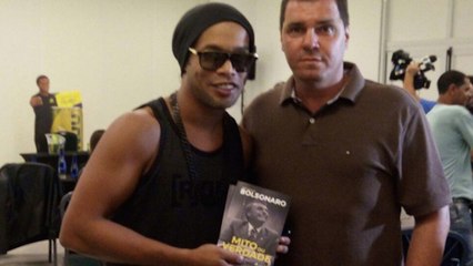 Ronaldinho se lance en politique avec un parti d'extrême droite !
