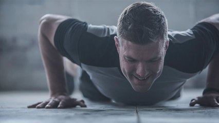 Brûlez des graisses et développez vos muscles en même temps grâce à ces trois exercices
