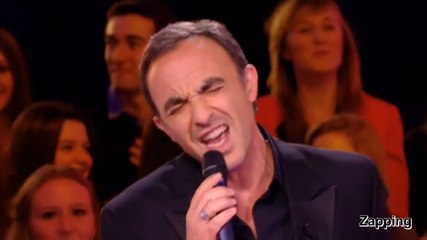 Le Grand Journal : Nikos Aliagas bluffe les spectateurs en chantant face à Antoine de Caunes