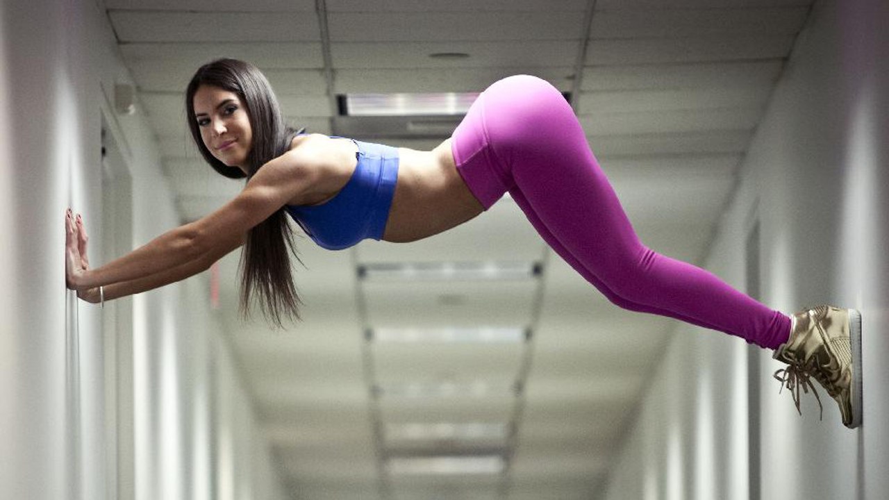 Jen Selter : la prof de fitness qui a fait le buzz grâce à ses fesses refait parler d'elle