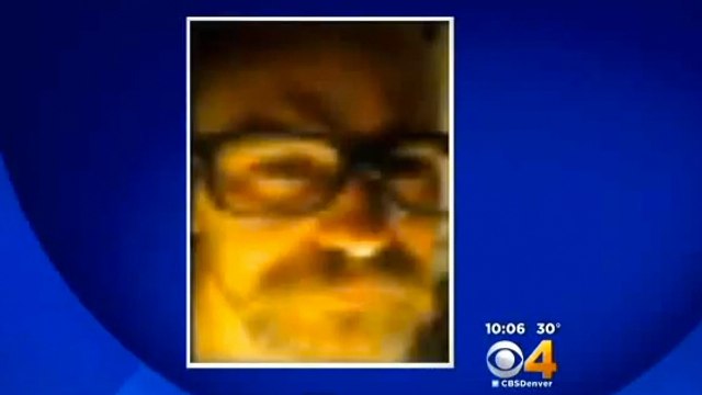 Il s'introduit par effraction chez elle et réalise un selfie avec son téléphone portable