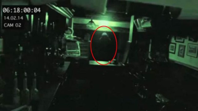 Un fantôme filmé par une caméra de surveillance dans un bar en Angleterre ?
