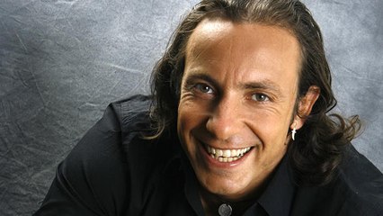 Philippe Candeloro face aux critiques : ''Si les gens sont coincés de la fesse, je n'y peux rien''
