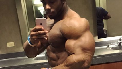 Chris Hester, les plus gros bras du monde ?