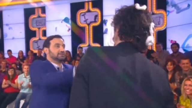 Touche pas à mon poste : Cyril Hanouna déclenche une bataille de mousse à raser