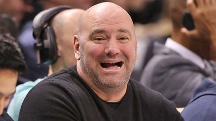Le président de l'UFC Dana White regarde le combat Wilder vs Ortiz pendant l'UFC 222